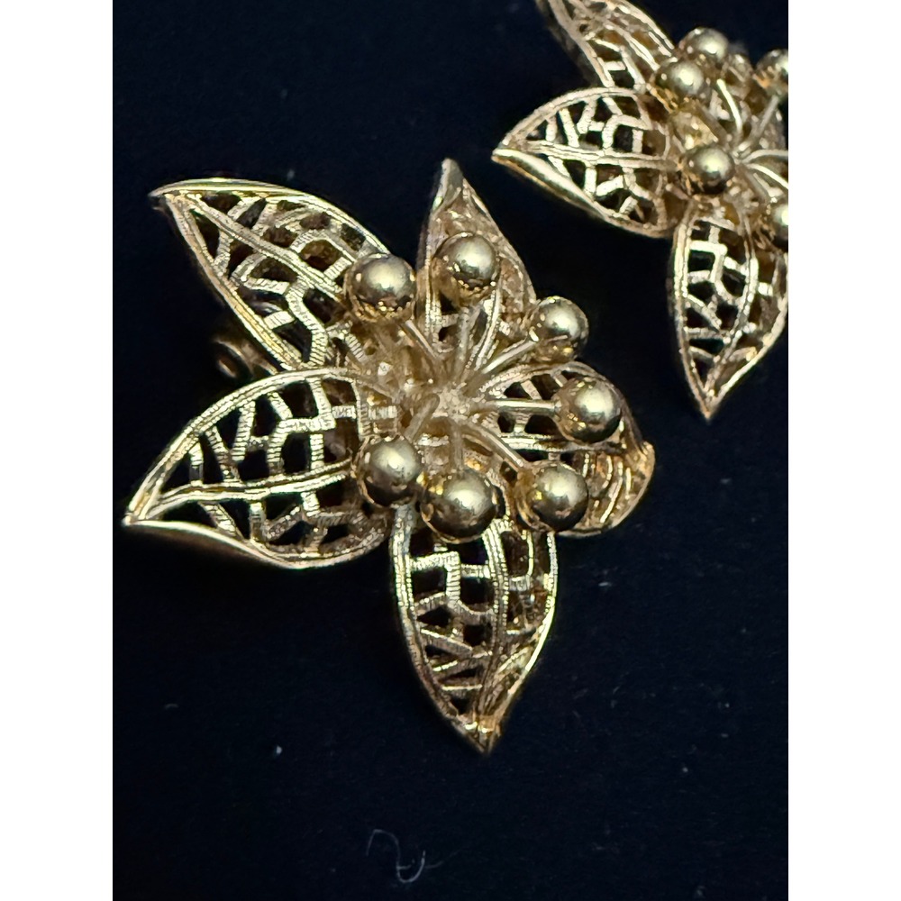 Vintage Openwork Flower Gold Tone Clip On Earrings Signed Botanical